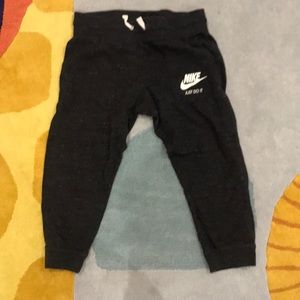 Nike Cropped Leggings